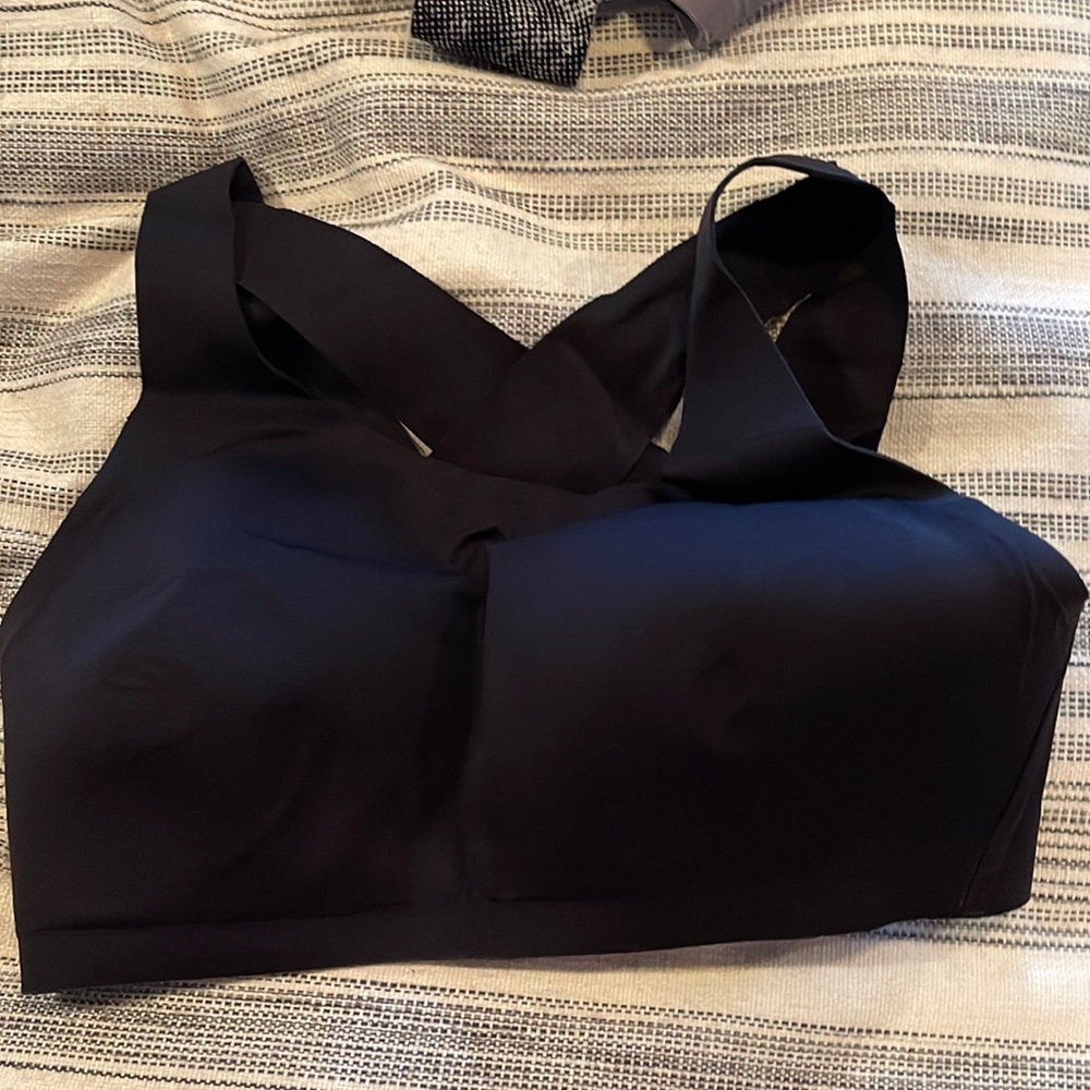 EUC lululemon elite bra -38DD